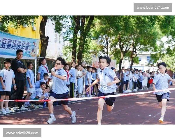 激情绽放青春力量奏响校园田径赛最强音盛典点燃梦想拼搏荣耀新篇章 激情绽放青春力量奏响校园田径赛最强音盛典点燃梦想拼搏荣耀新篇章