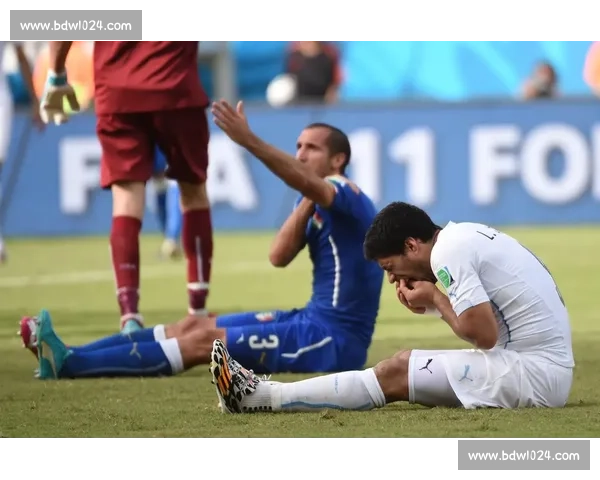 精彩回顾:2026年国际足球赛事热潮与经典时刻盘点 - 副本 (2) 精彩回顾:2026年国际足球赛事热潮与经典时刻盘点 - 副本 (2)